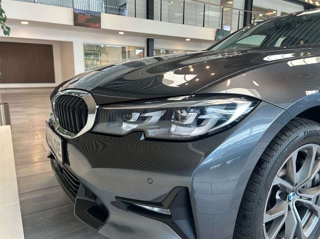BMW 330e Touring 2,0 Plugin-hybrid Sport Line Steptronic 292HK Stc 8g Aut. - Image 16
