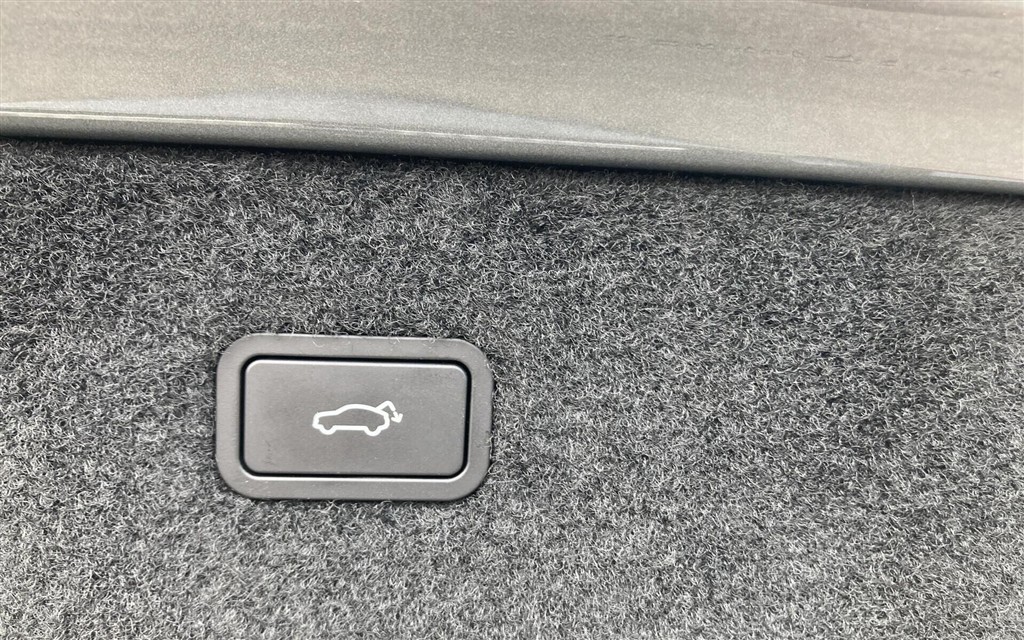 Polestar 4 EL LRSM 272HK 5d Aut. - Image 19