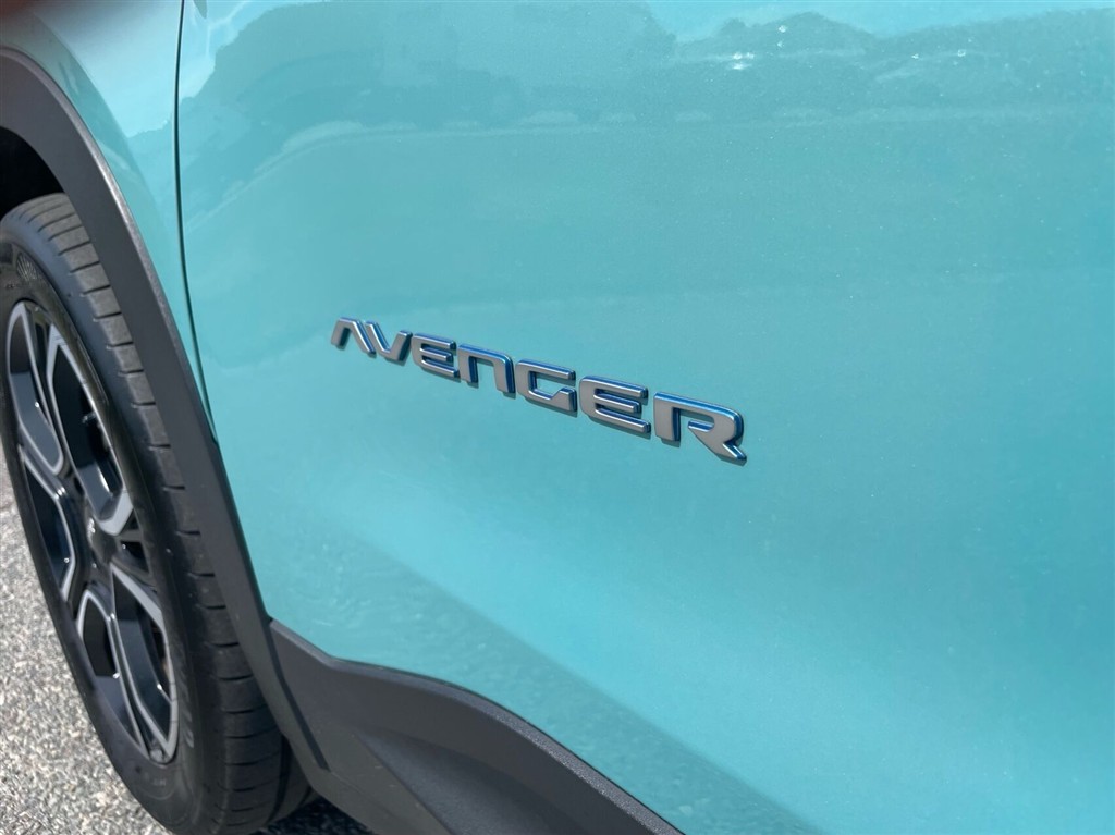 Jeep Avenger EL Summit 156HK 5d Aut. - Image 4