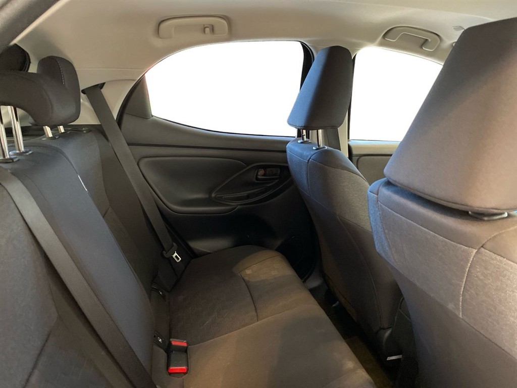 Toyota Yaris 1,5 Hybrid Style Technology 116HK 5d Trinl. Gear - Image 16