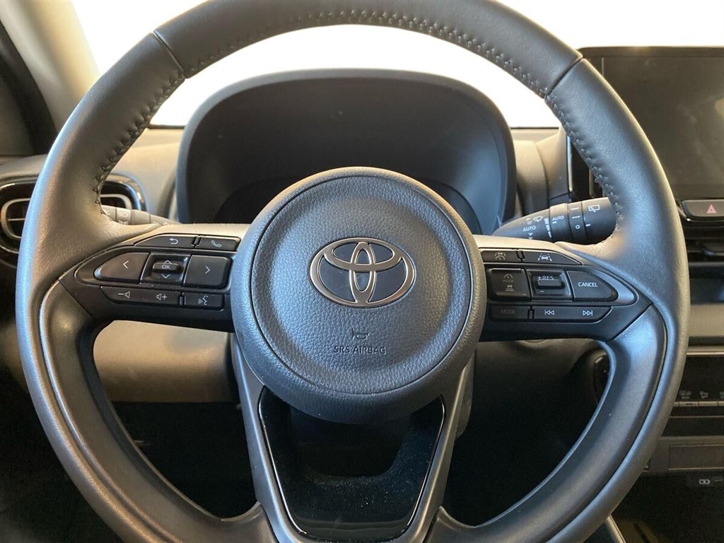 Toyota Yaris 1,5 Hybrid Style Technology 116HK 5d Trinl. Gear - Image 19