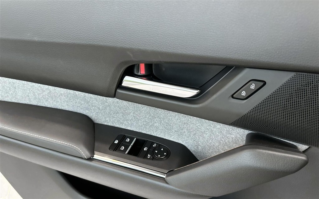 Mazda MX-30 0,8 e-Skyactiv R-EV Plugin-hybrid Exclusive-Line 170HK 5d Trinl. Gear - Image 15