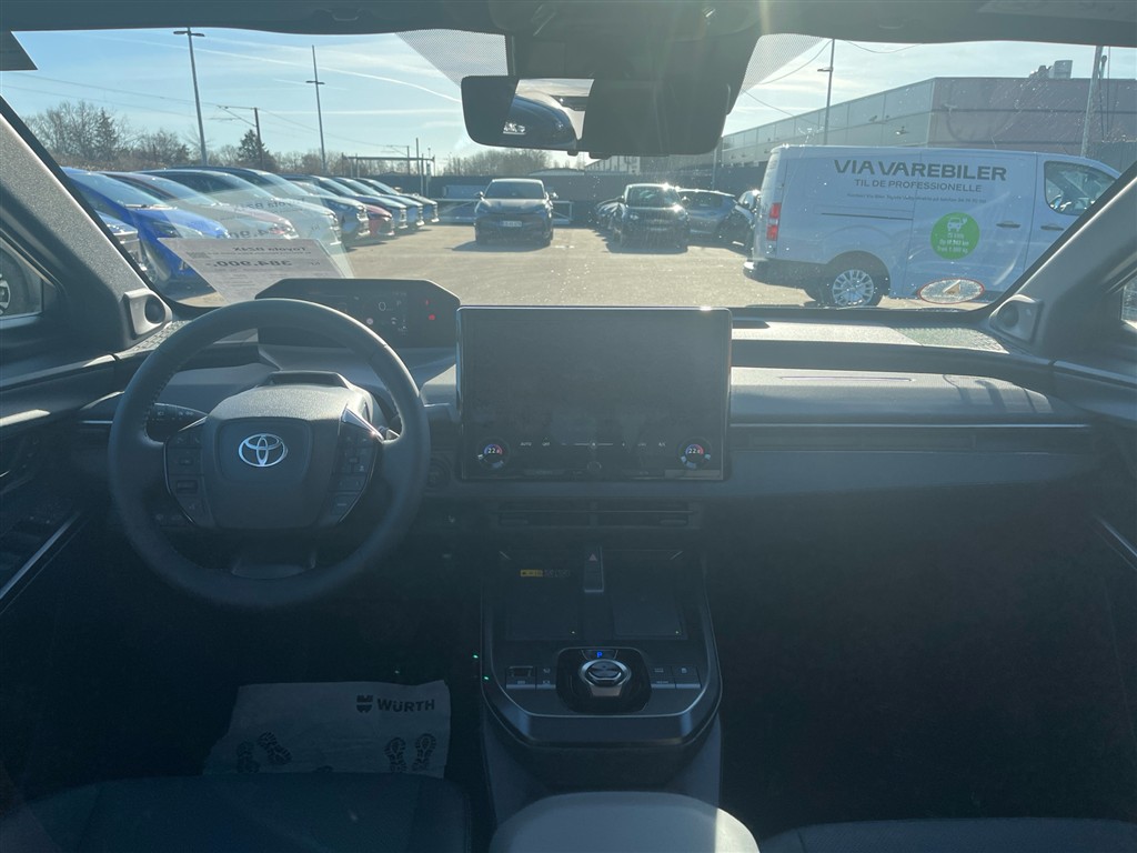 Toyota BZ4X EL Executive Panorama Bitone 224HK 5d Aut. - Image 6