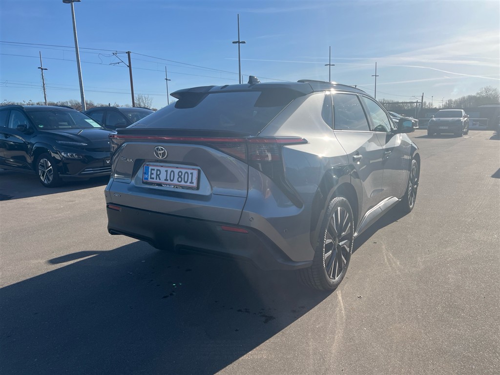 Toyota BZ4X EL Executive Panorama Bitone 224HK 5d Aut. - Image 4