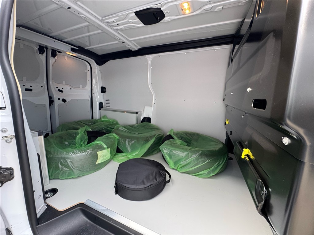 Citroën e-Jumpy L2 EL 136HK Van Aut. - Image 7