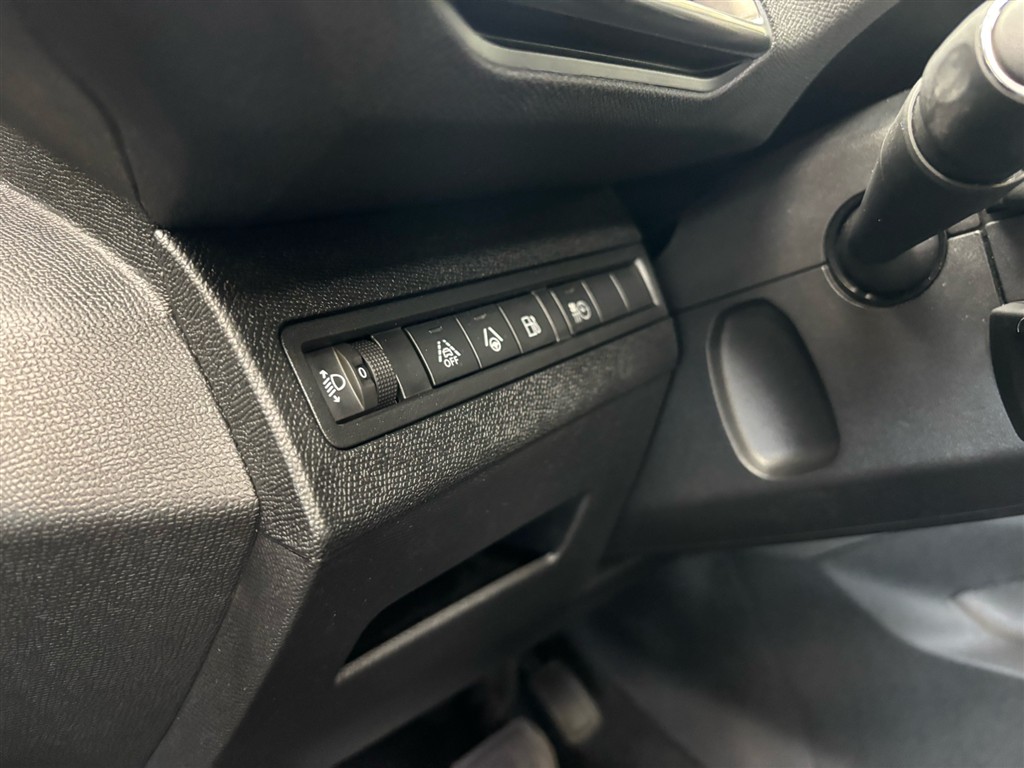 Peugeot 3008 1,6 PureTech Plugin-hybrid Allure Pack LTD EAT8 225HK 5d 8g Aut. - Image 8