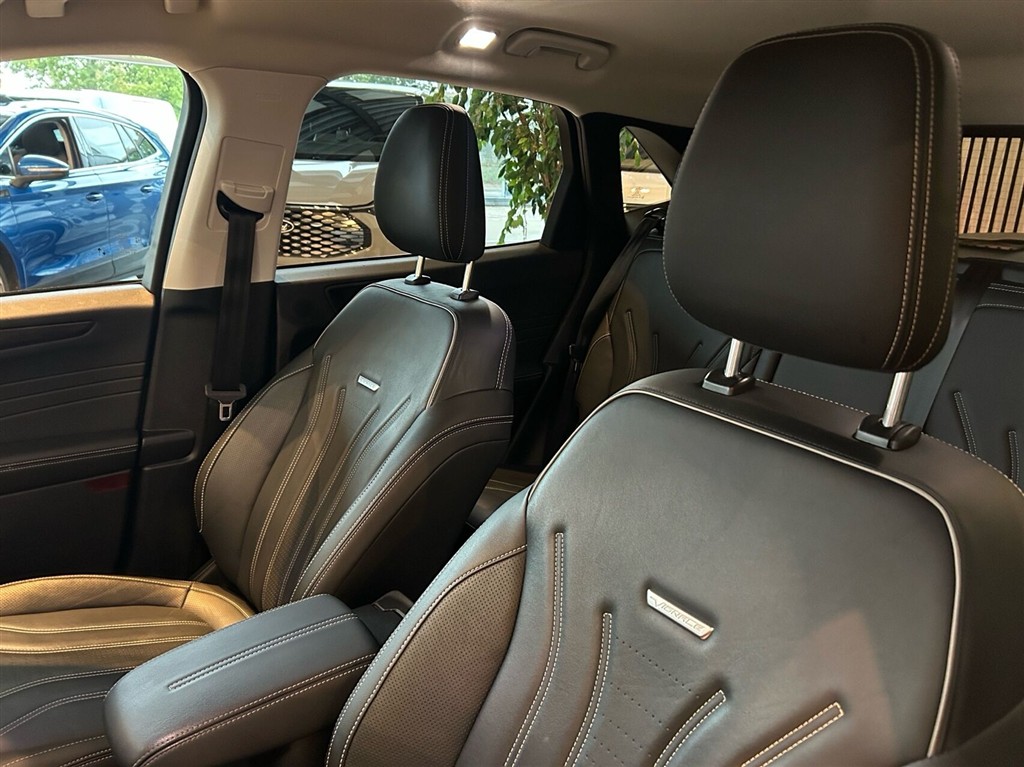 Ford Kuga 2,5 Plugin-hybrid Vignale CVT 225HK 5d Trinl. Gear - Image 6