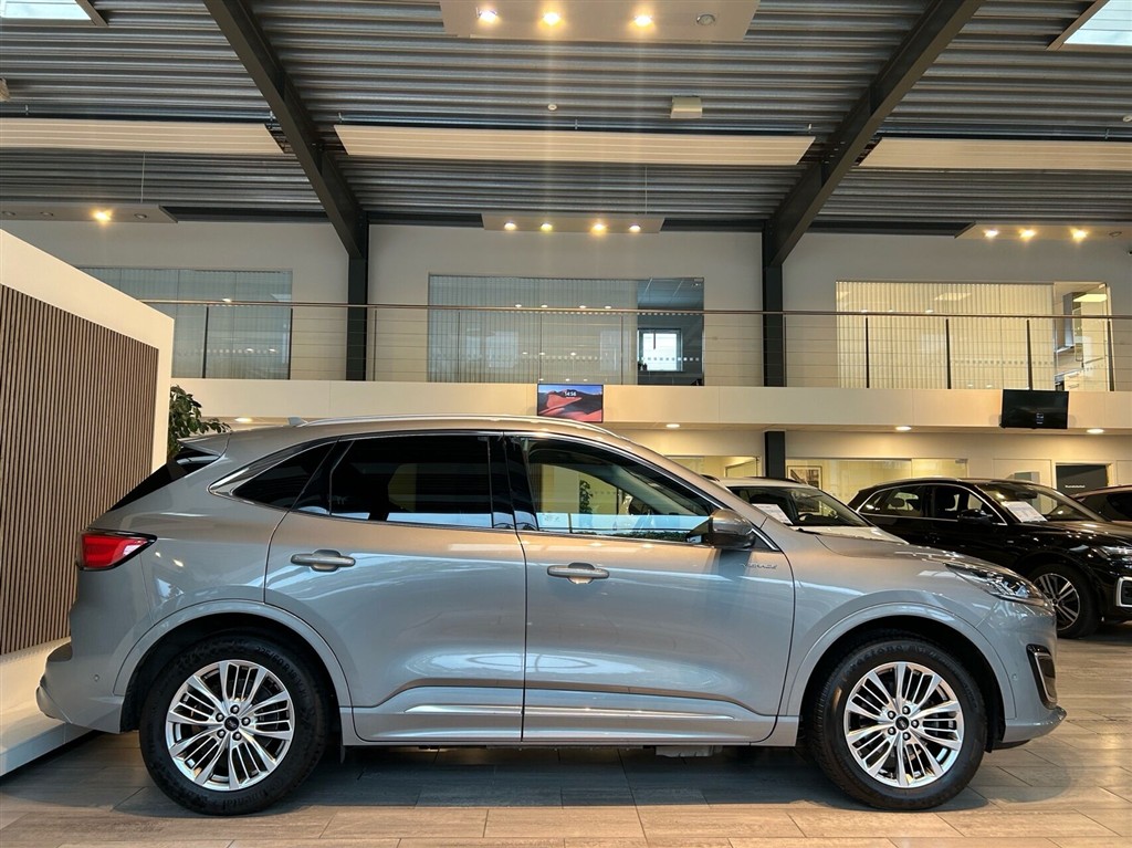 Ford Kuga 2,5 Plugin-hybrid Vignale CVT 225HK 5d Trinl. Gear - Image 3