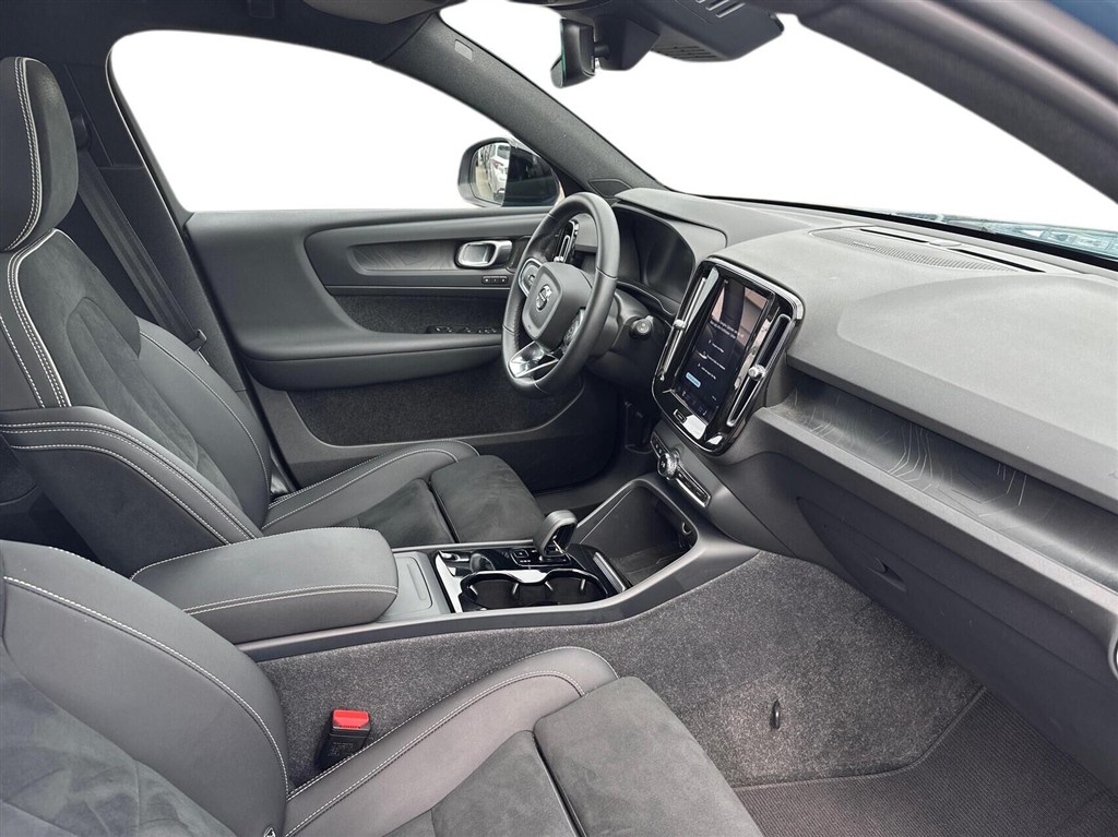 Volvo XC40 Recharge Extended Range Ultimate 252HK 5d Aut. - Image 5
