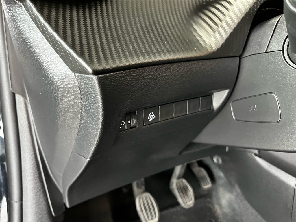 Peugeot 208 1,2 PureTech Allure 100HK 5d 6g - Image 13