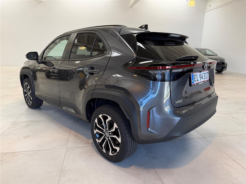 Toyota Yaris Cross 1,5 Hybrid Style Safety 116HK 5d Trinl. Gear - Image 2