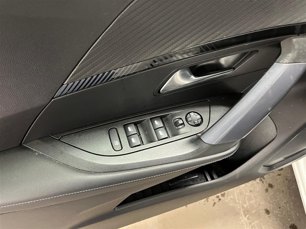 Peugeot 2008 1,5 BlueHDi Allure Pack EAT8 130HK 5d 8g Aut. - Image 10