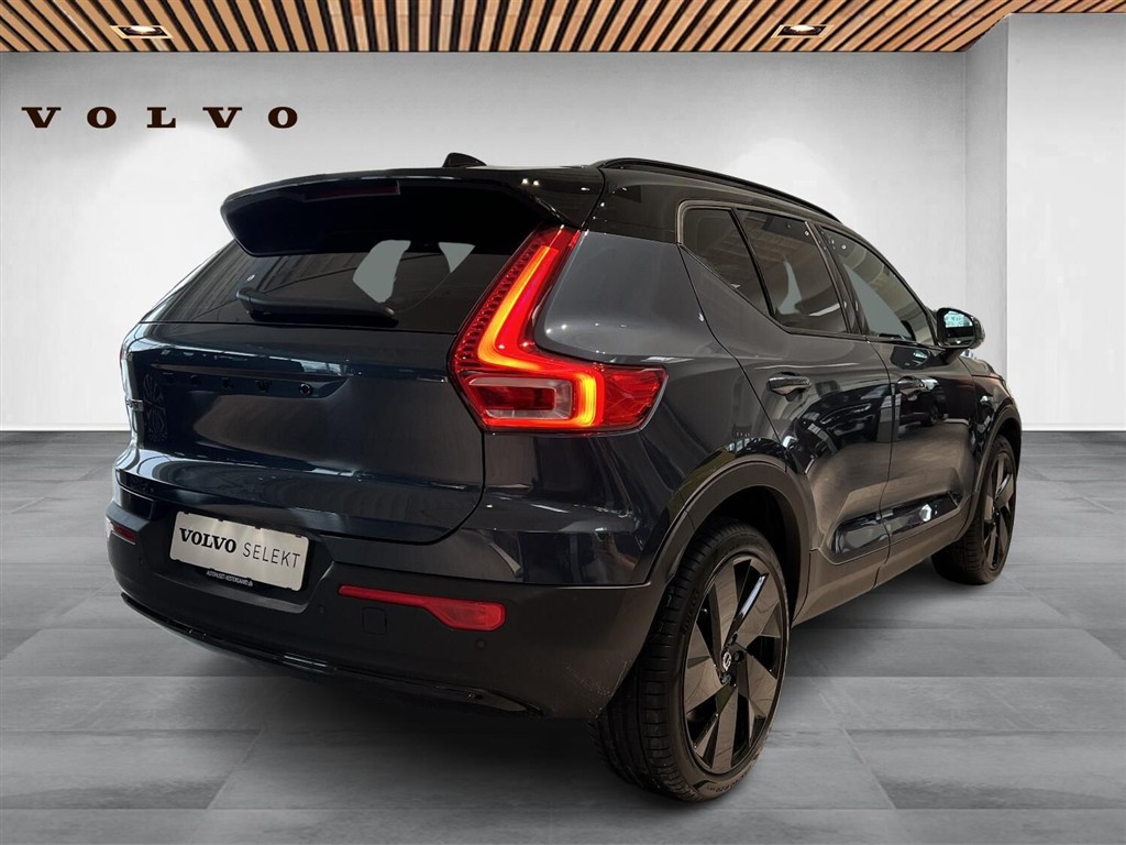 Volvo EX40 Single Motor Extended Range Black Edition Excess 252HK 5d Aut. - Image 6