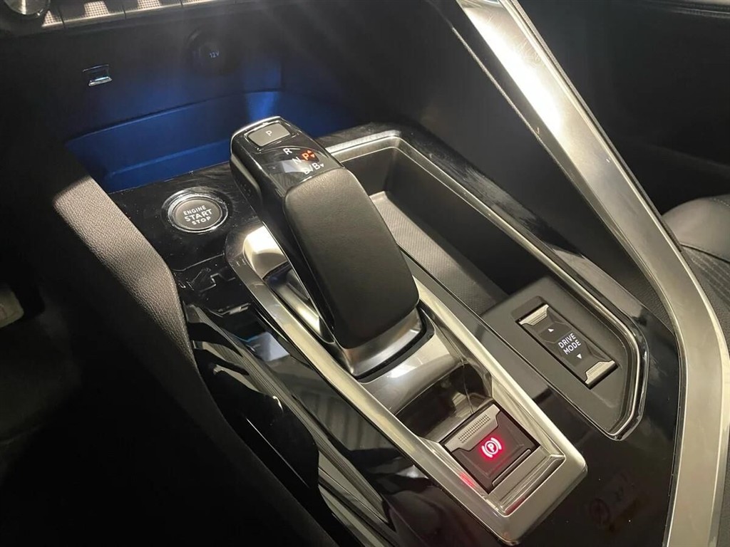 Peugeot 3008 1,6 PureTech Plugin-hybrid Selection Sport EAT8 225HK 5d 8g Aut. - Image 17