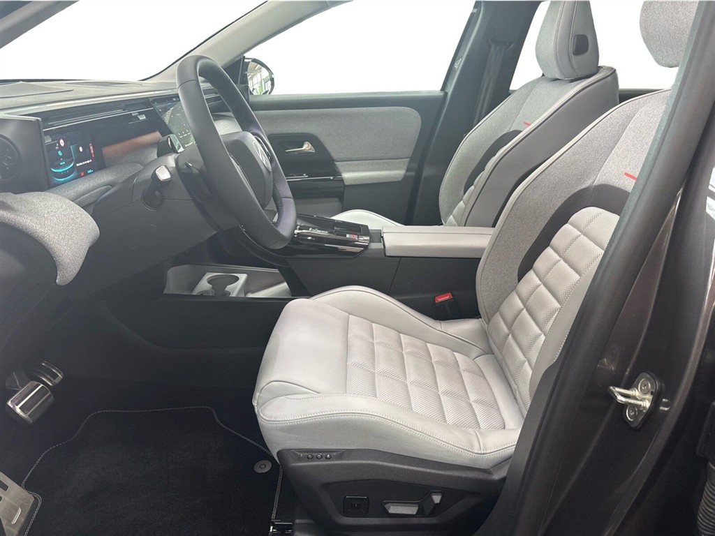 Citroën e-C5 Aircross EL VTR Sport 210HK 5d Aut. - Image 6