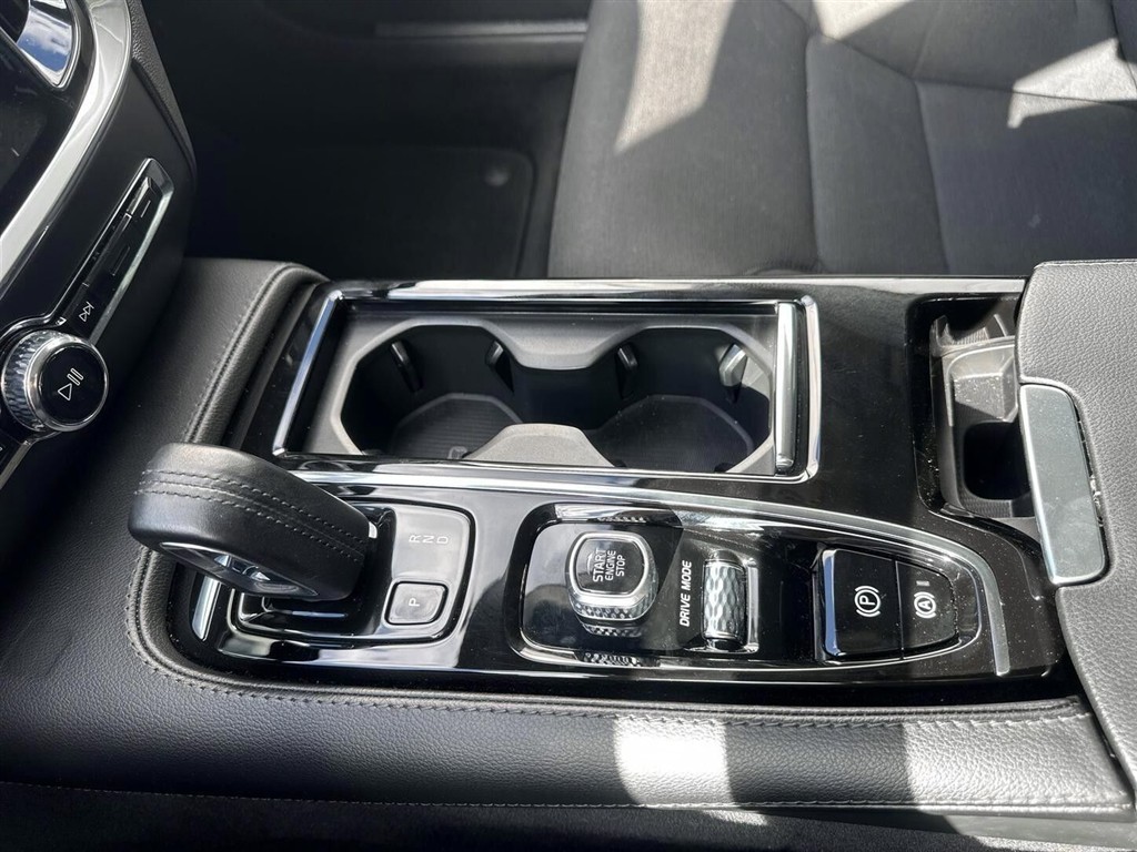Volvo V60 2,0 T6 Recharge Plugin-hybrid Inscription Expression 340HK Stc 8g Aut. - Image 14