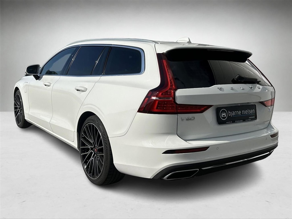 Volvo V60 2,0 T6 Recharge Plugin-hybrid Inscription Expression 340HK Stc 8g Aut. - Image 3