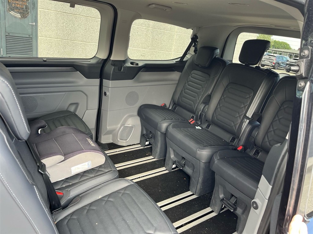 Ford E-Tourneo Custom 340 L2H1 EL Titanium X 218HK Aut. - Image 8