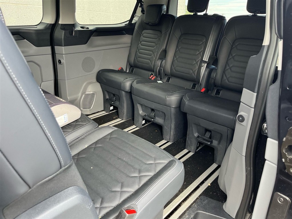Ford E-Tourneo Custom 340 L2H1 EL Titanium X 218HK Aut. - Image 9