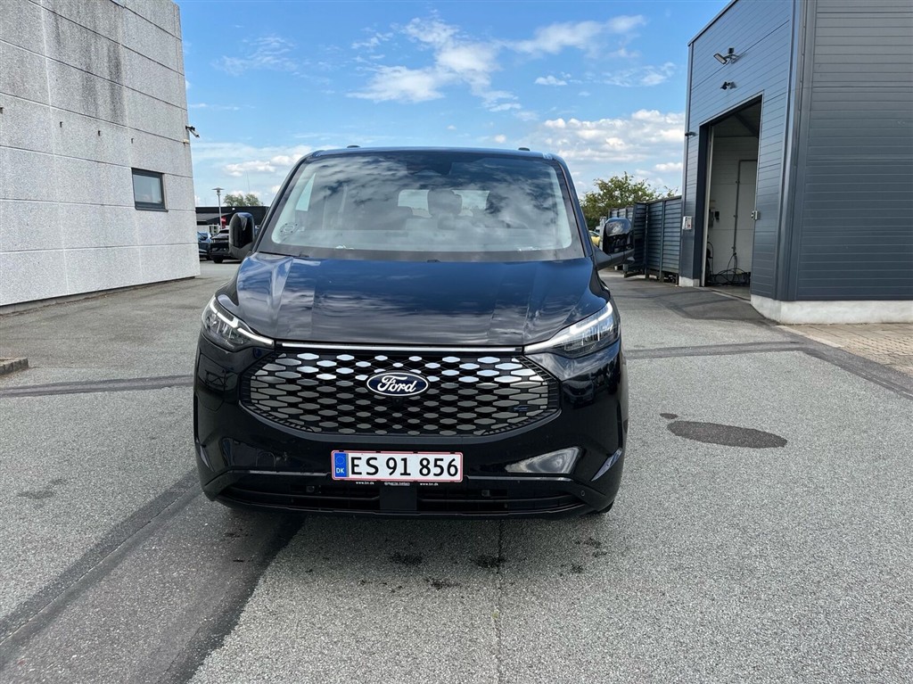 Ford E-Tourneo Custom 340 L2H1 EL Titanium X 218HK Aut. - Image 2