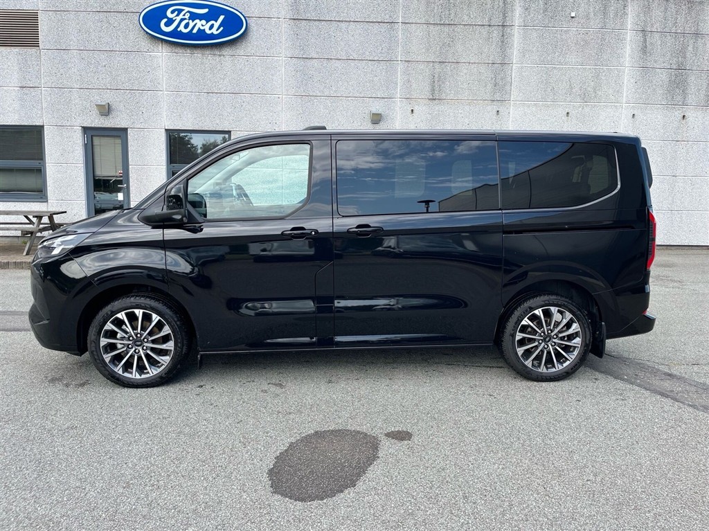 Ford E-Tourneo Custom 340 L2H1 EL Titanium X 218HK Aut. - Image 3