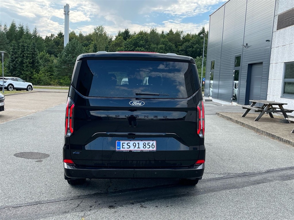 Ford E-Tourneo Custom 340 L2H1 EL Titanium X 218HK Aut. - Image 4