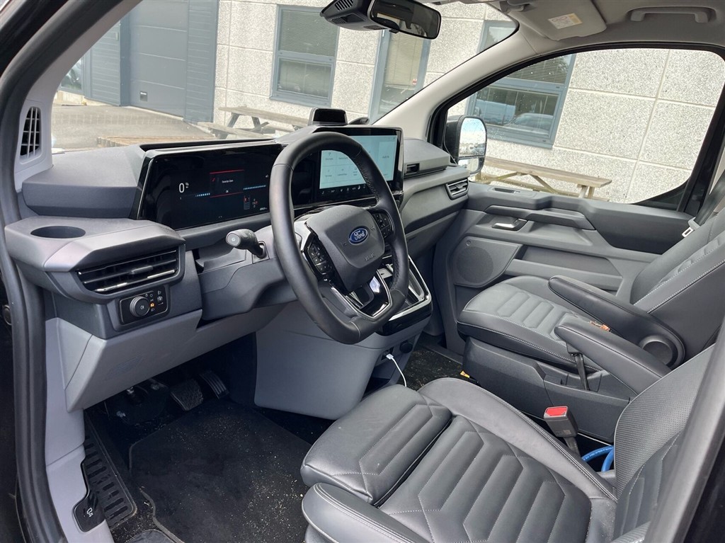 Ford E-Tourneo Custom 340 L2H1 EL Titanium X 218HK Aut. - Image 5