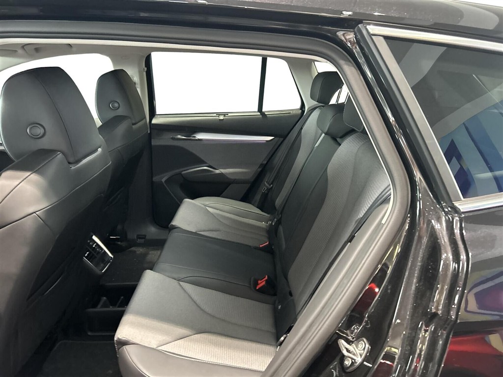 Skoda Enyaq 85 iV Premium 286HK 5d Aut. - Image 5
