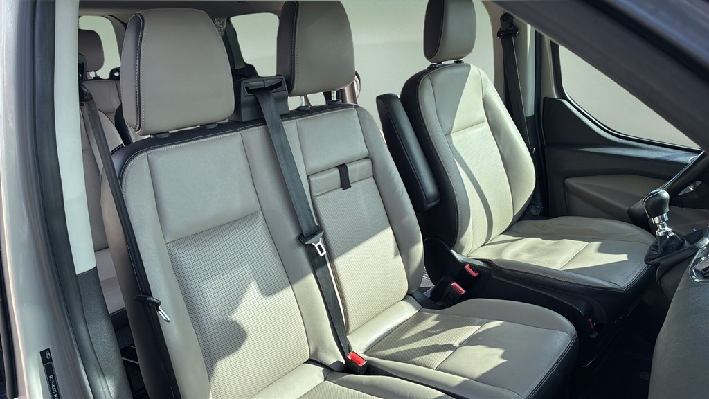 Ford Tourneo Custom 300 L2H1 2,0 TDCi 130HK 6g - Image 12