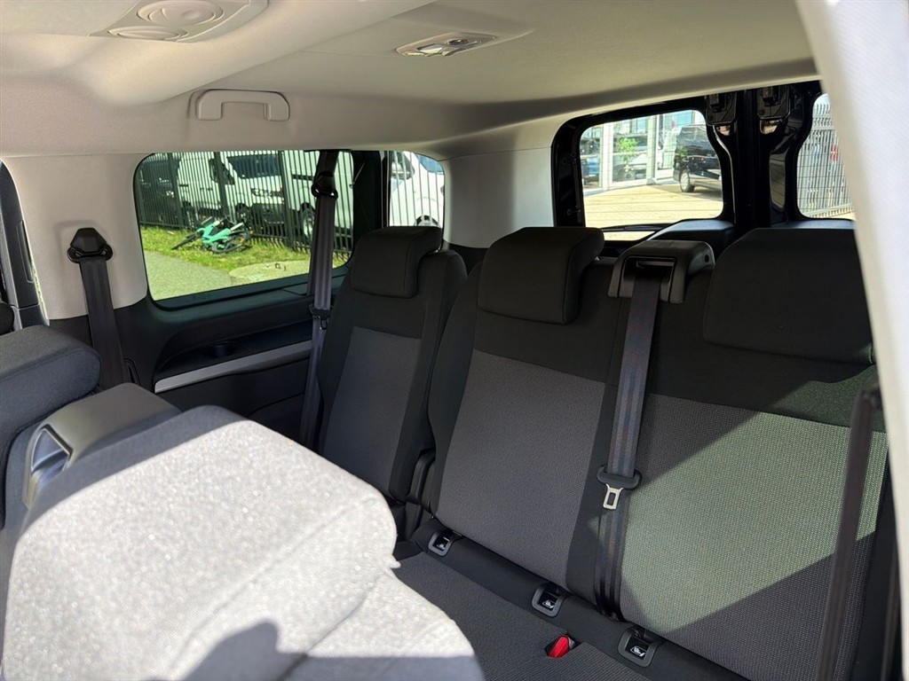 Toyota Proace Verso Electric Long EL Shuttle m/Dobbelt bagdør,Dobb.skydedør 136HK Aut. - Image 19