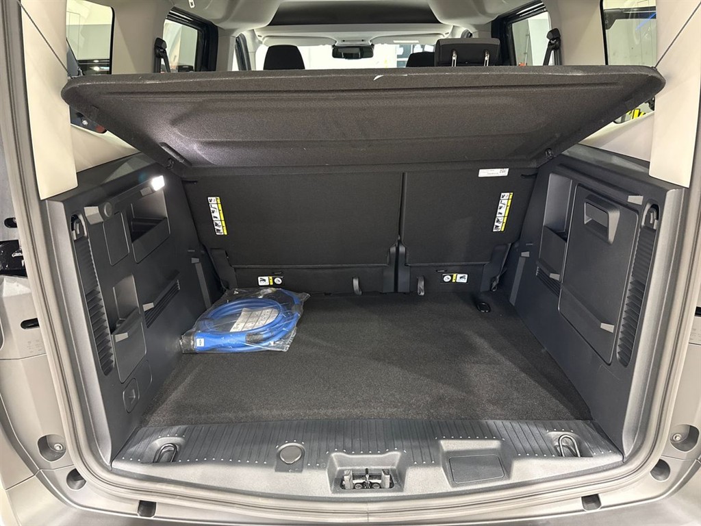 Ford E-Tourneo Courier EL Titanium 136HK Aut. - Image 9