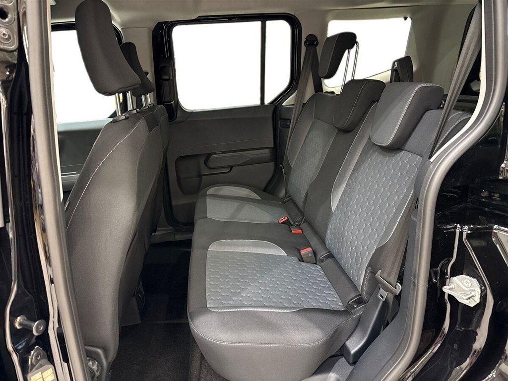 Ford E-Tourneo Courier EL Titanium 136HK Aut. - Image 12