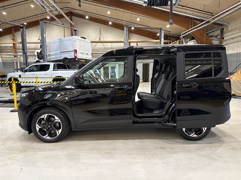 Ford E-Tourneo Courier EL Titanium 136HK Aut. - Image 3