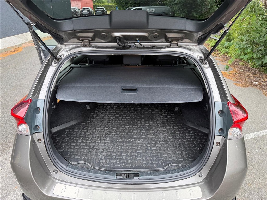 Toyota Auris Touring Sports 1,8 Hybrid H2 Comfort Safety Sense 136HK Stc Aut. - Image 12