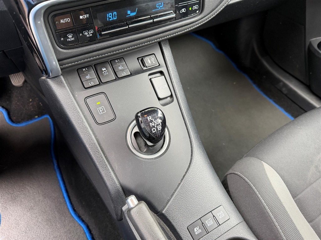 Toyota Auris Touring Sports 1,8 Hybrid H2 Comfort Safety Sense 136HK Stc Aut. - Image 16