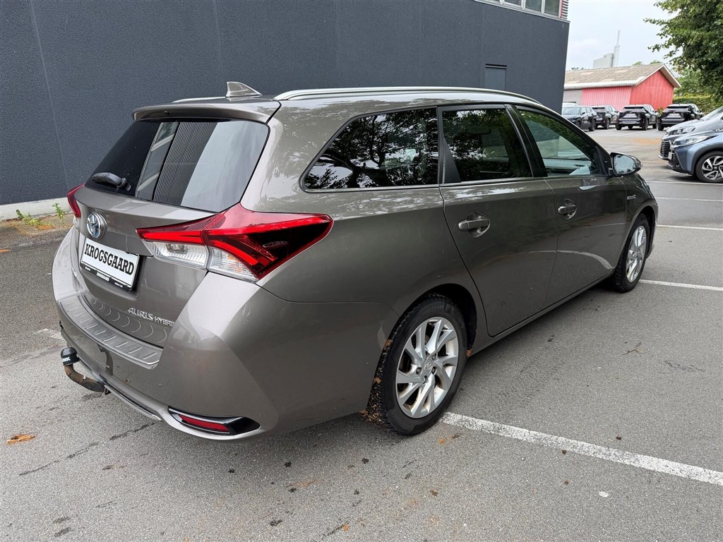 Toyota Auris Touring Sports 1,8 Hybrid H2 Comfort Safety Sense 136HK Stc Aut. - Image 3