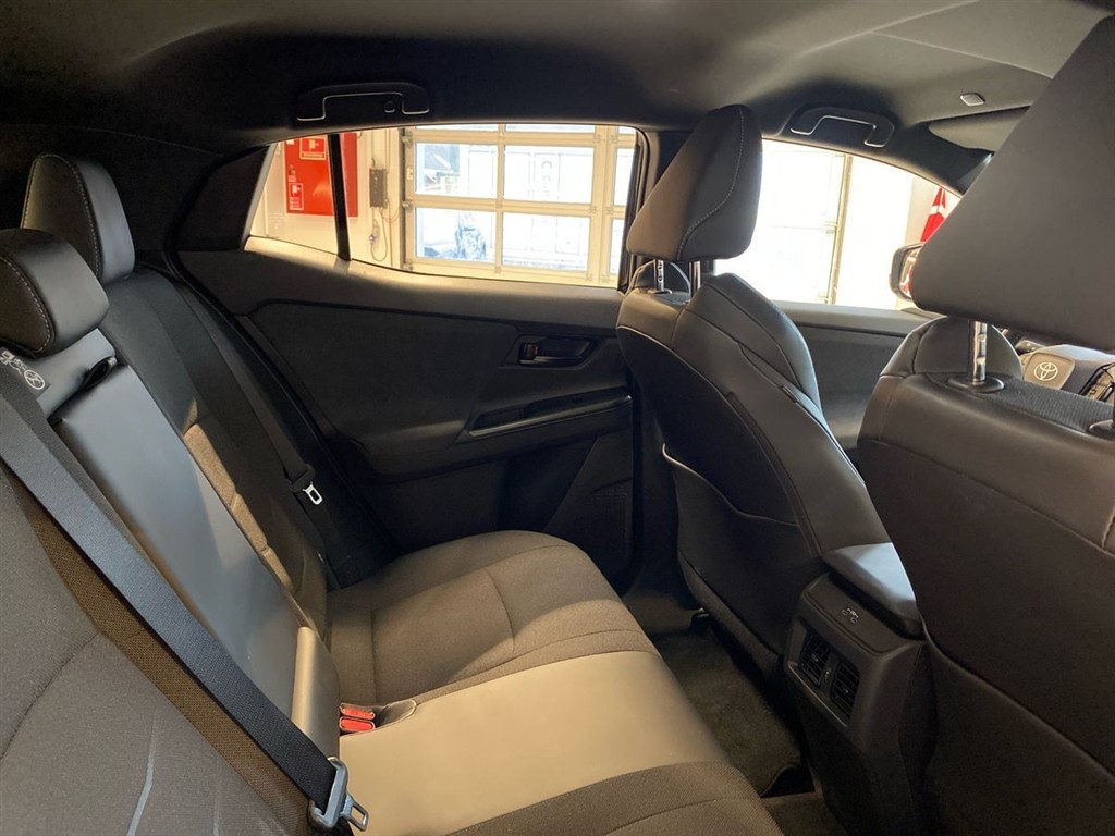 Toyota C-HR+ EL Active 224HK 5d Aut. - Image 17