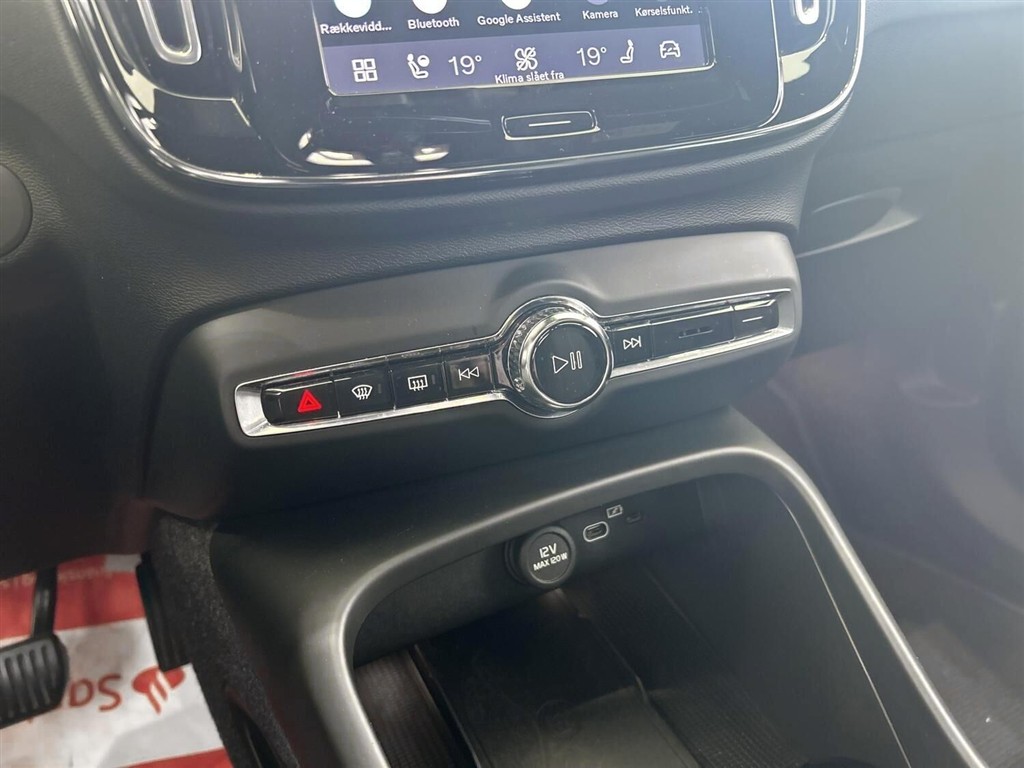 Volvo XC40 P8 Recharge Twin Ultimate AWD 408HK 5d Aut. - Image 14
