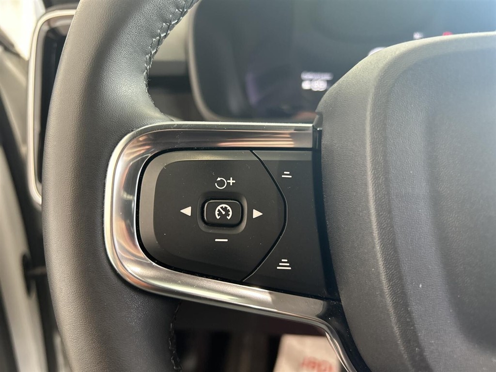 Volvo XC40 P8 Recharge Twin Ultimate AWD 408HK 5d Aut. - Image 16