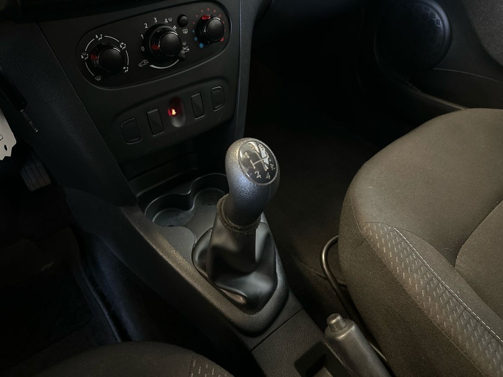 Dacia Sandero 0,9 Tce Ambiance Start/Stop 90HK 5d - Image 10