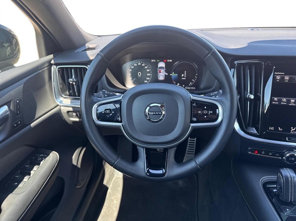 Volvo V60 2,0 T6 Recharge Plugin-hybrid R-design 340HK Stc 8g Aut. - Image 11