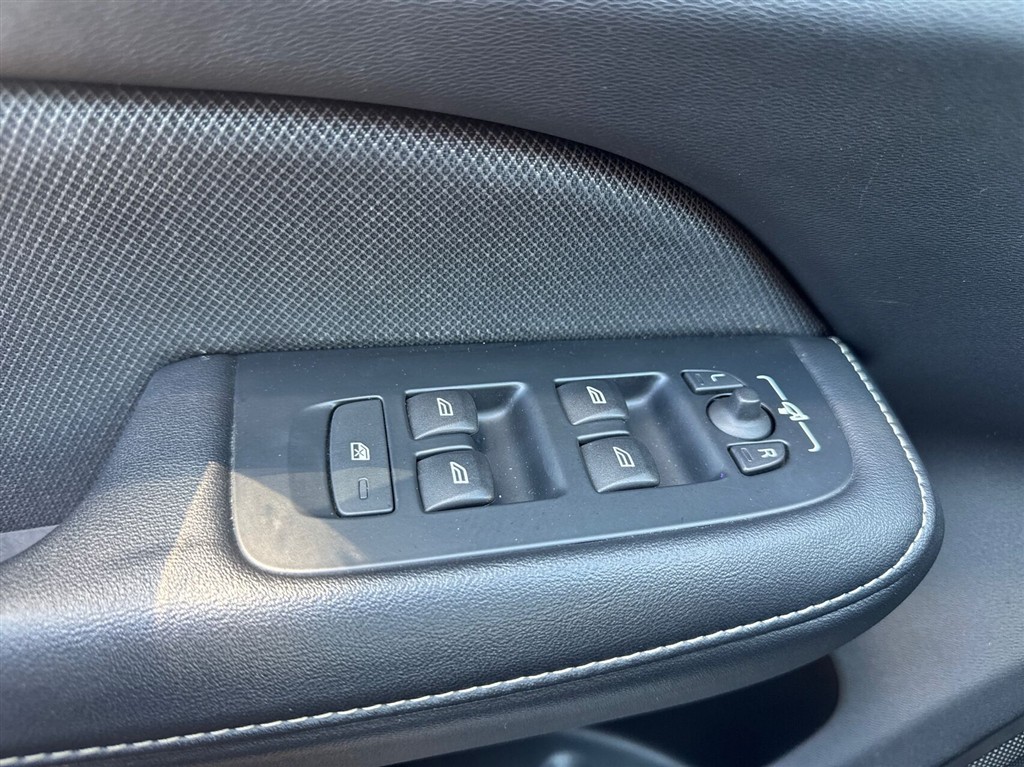 Volvo V60 2,0 T6 Recharge Plugin-hybrid R-design 340HK Stc 8g Aut. - Image 19