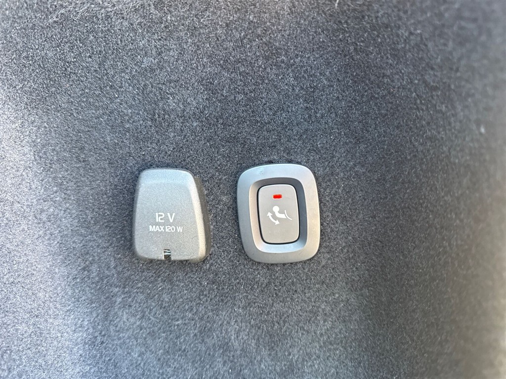 Volvo V60 2,0 T6 Recharge Plugin-hybrid R-design 340HK Stc 8g Aut. - Image 23