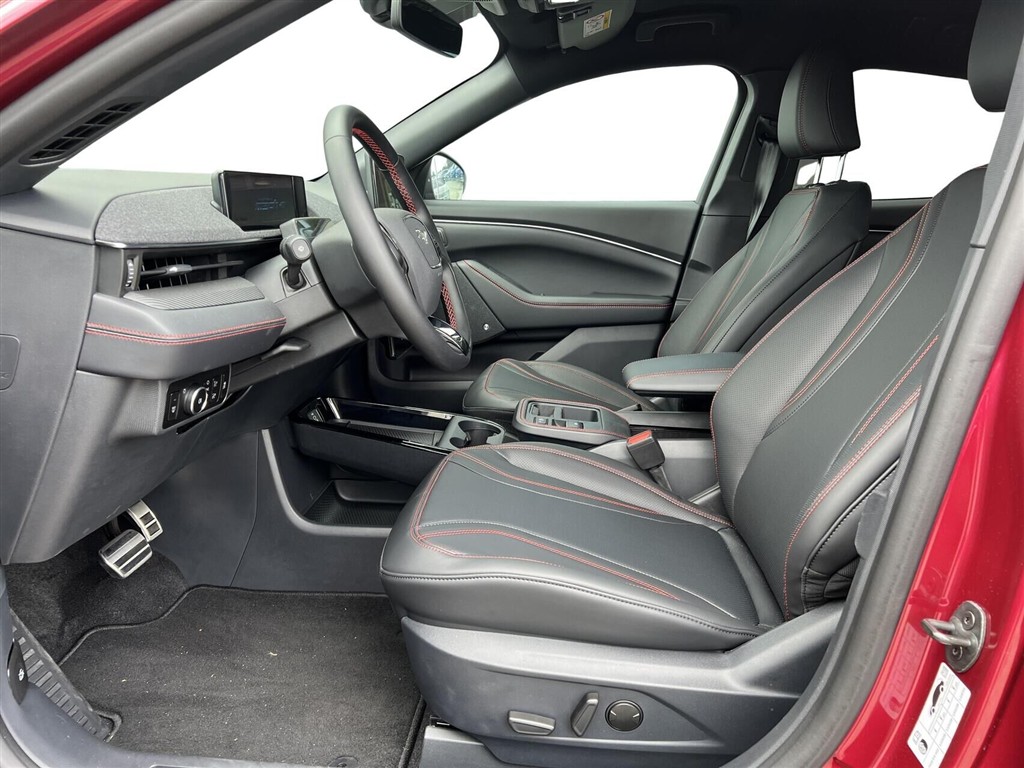 Ford Mustang Mach-E EL UR Premium 276HK 5d Aut. - Image 4
