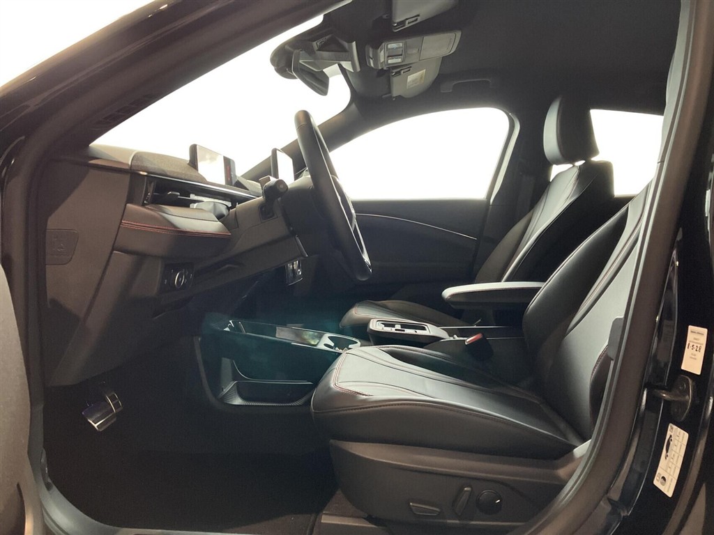Ford Mustang Mach-E EL UR Premium 276HK 5d Aut. - Image 4