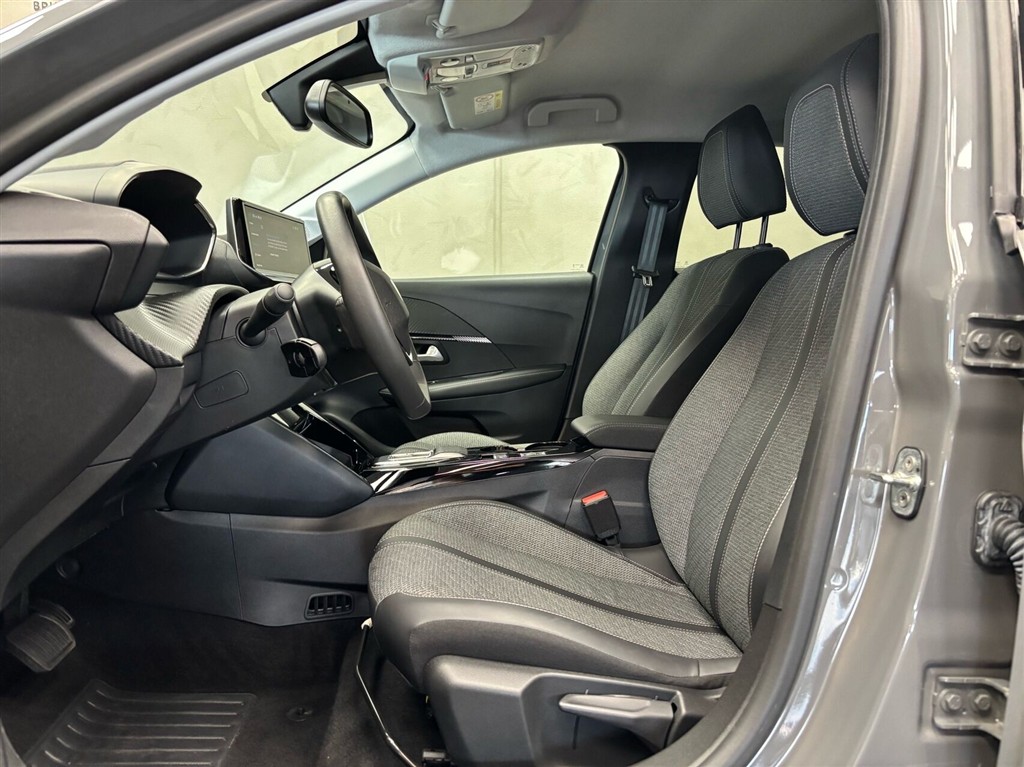 Peugeot e-208 EL Allure 156HK 5d Aut. - Image 7