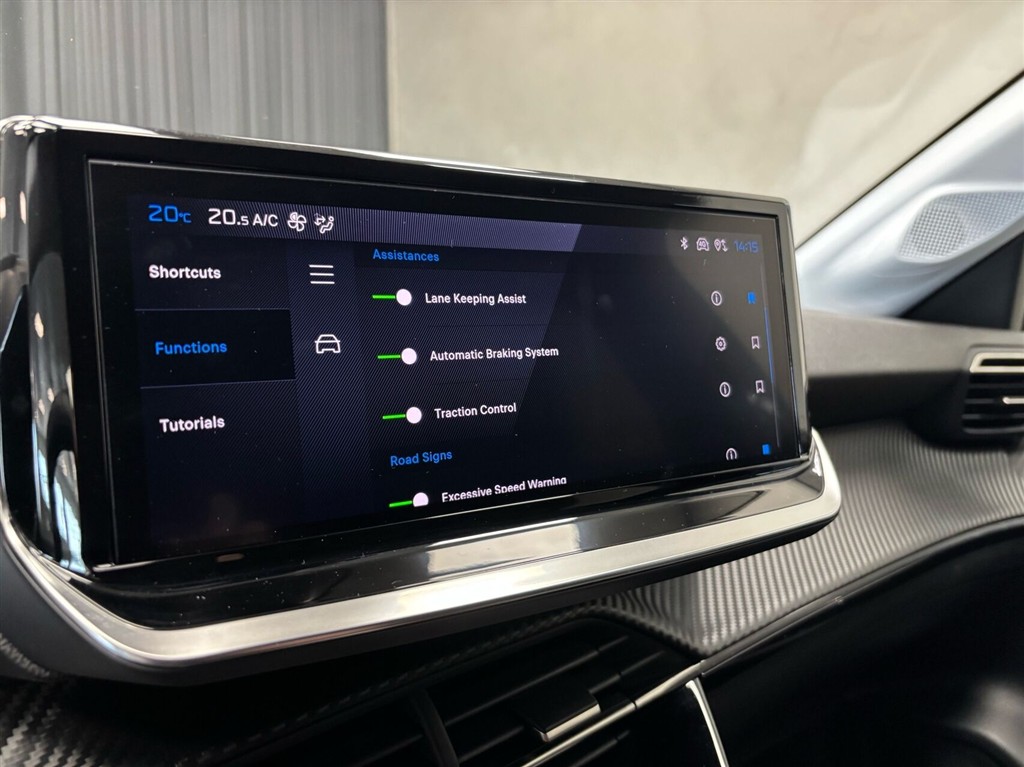Peugeot e-208 EL Allure 156HK 5d Aut. - Image 17