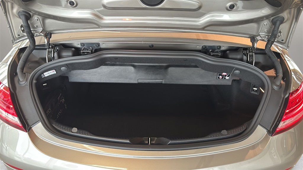 Mercedes C200 Cab - Image 12