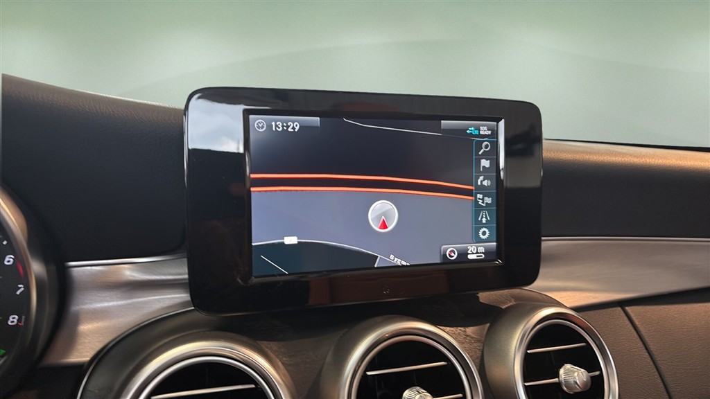 Mercedes C200 Cab - Image 13