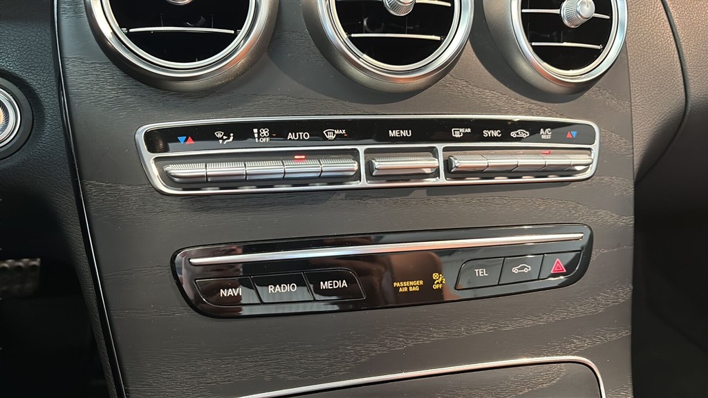 Mercedes C200 Cab - Image 15